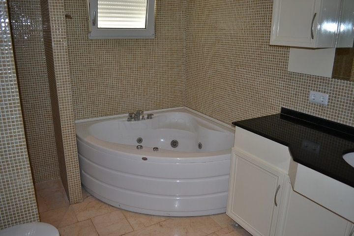 فيلا بغرفتي نوم في محمود لار