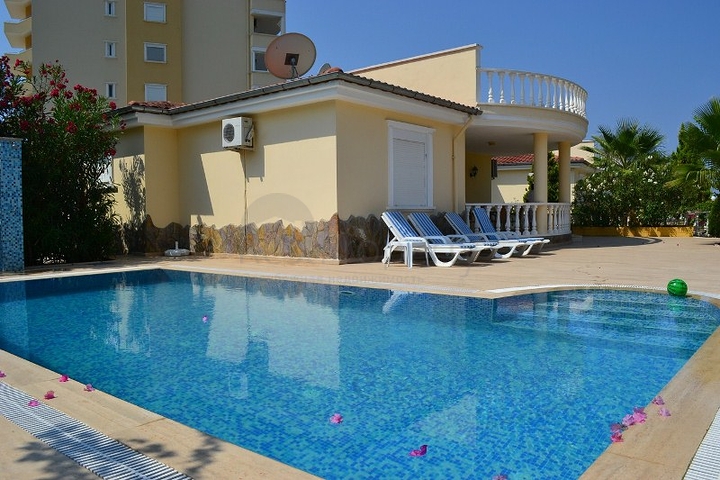 فيلا بغرفتي نوم في محمود لار