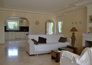 فيلا بغرفتي نوم في محمود لار