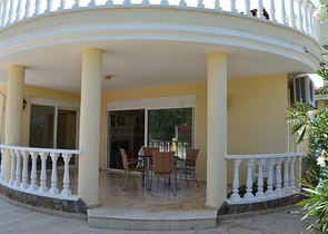 فيلا بغرفتي نوم في محمود لار