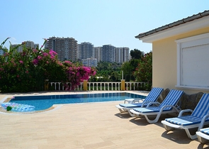 فيلا بغرفتي نوم في محمود لار