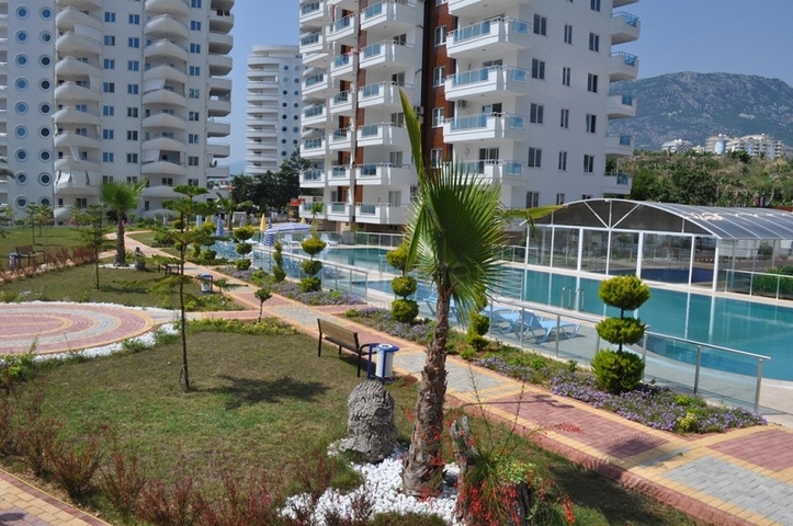 شقق عادية ودوبلكس في محمودلار