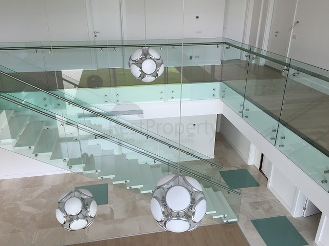 فيلا ضخمة في انطاليا 