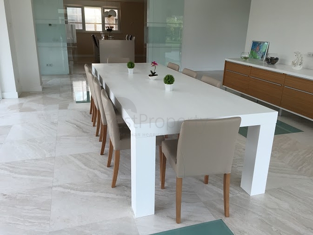 فيلا ضخمة في انطاليا 