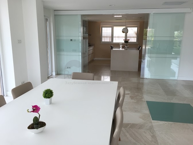 فيلا ضخمة في انطاليا 