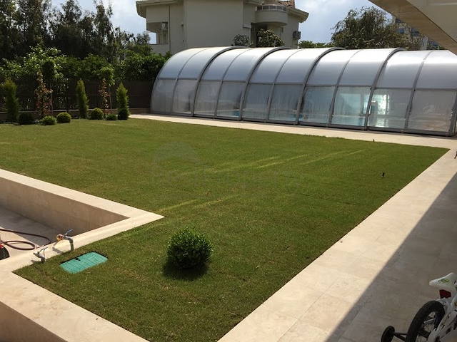 فيلا ضخمة في انطاليا 