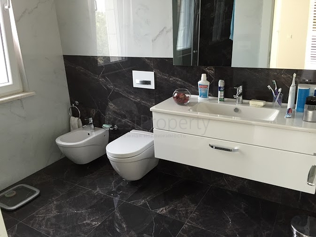 فيلا ضخمة في انطاليا 