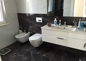 فيلا ضخمة في انطاليا 