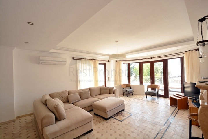          فيلا جميلة مطلة على البحر في منطقة كالامار, كالكان  