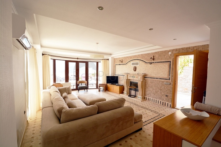          فيلا جميلة مطلة على البحر في منطقة كالامار, كالكان  