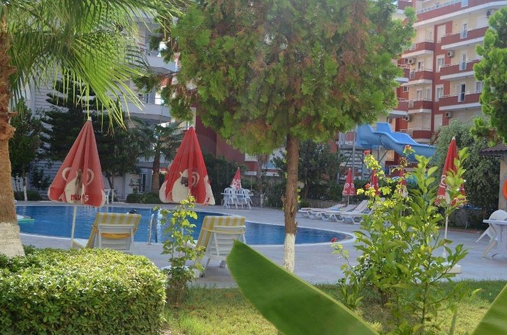 شقة بنتهاوس فاخرة مفروشة في وسط شارع بربروس من منطقة محمودلار – ألانيا