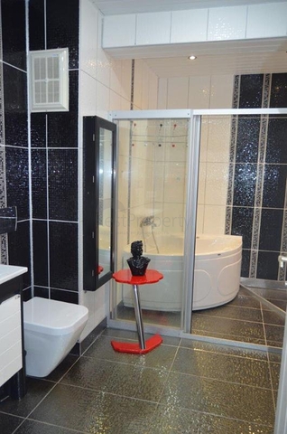 شقة بنتهاوس فاخرة مفروشة في وسط شارع بربروس من منطقة محمودلار – ألانيا