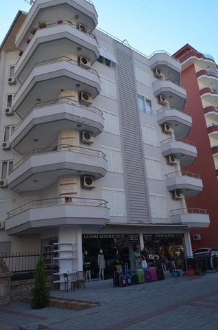 شقة بنتهاوس فاخرة مفروشة في وسط شارع بربروس من منطقة محمودلار – ألانيا