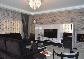 شقة بنتهاوس فاخرة مفروشة في وسط شارع بربروس من منطقة محمودلار – ألانيا