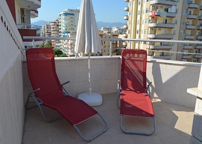 شقة بنتهاوس فاخرة مفروشة في وسط شارع بربروس من منطقة محمودلار – ألانيا