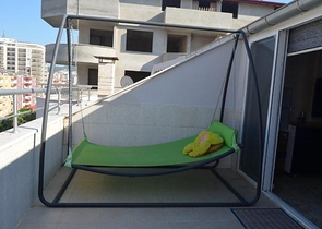 شقة بنتهاوس فاخرة مفروشة في وسط شارع بربروس من منطقة محمودلار – ألانيا