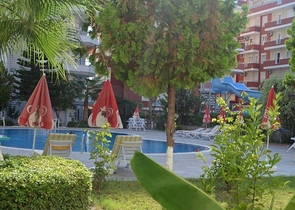 شقة بنتهاوس فاخرة مفروشة في وسط شارع بربروس من منطقة محمودلار – ألانيا