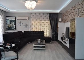 شقة بنتهاوس فاخرة مفروشة في وسط شارع بربروس من منطقة محمودلار – ألانيا