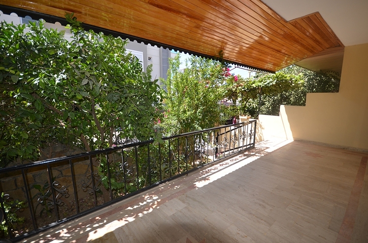 فيلا واسعة في أفسلار