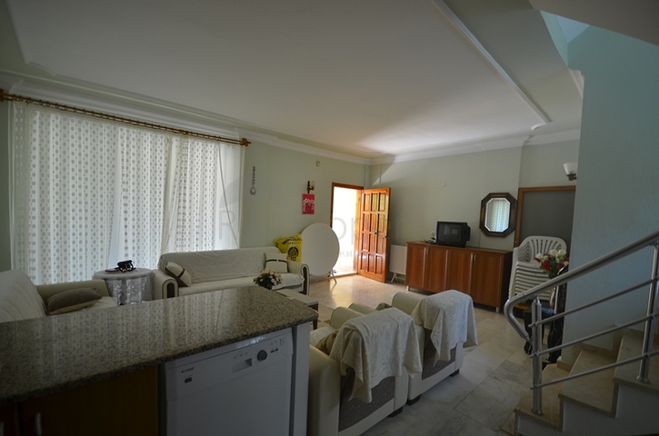 فيلا واسعة في أفسلار