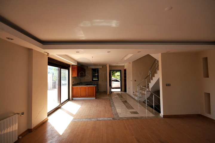 فيلات بمساحات واسعة في انطاليا 