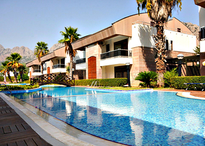 فيلات بمساحات واسعة في انطاليا 