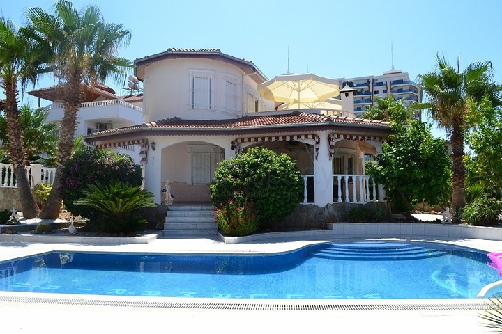 فيلا باطلالة رائعة ماهموت لار الانيا