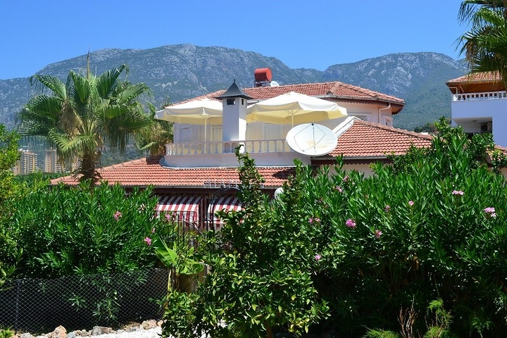 فيلا باطلالة رائعة ماهموت لار الانيا