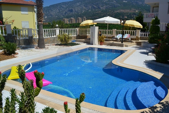 فيلا باطلالة رائعة ماهموت لار الانيا