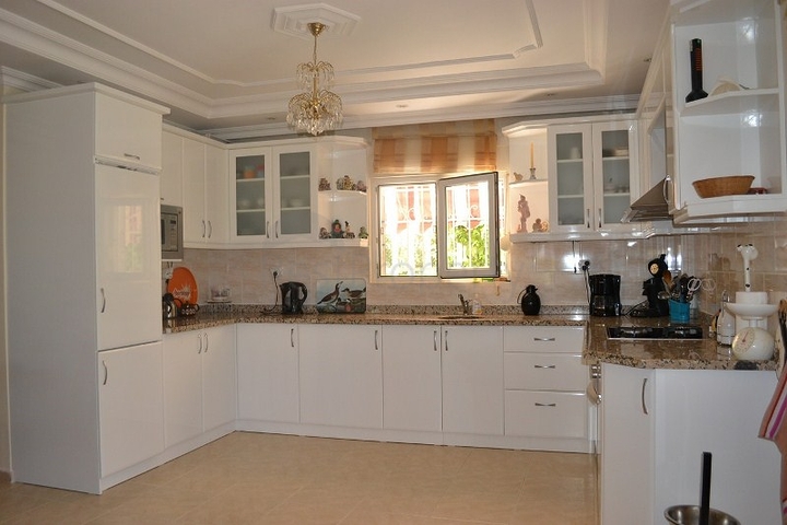 فيلا باطلالة رائعة ماهموت لار الانيا