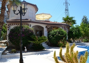 فيلا باطلالة رائعة ماهموت لار الانيا