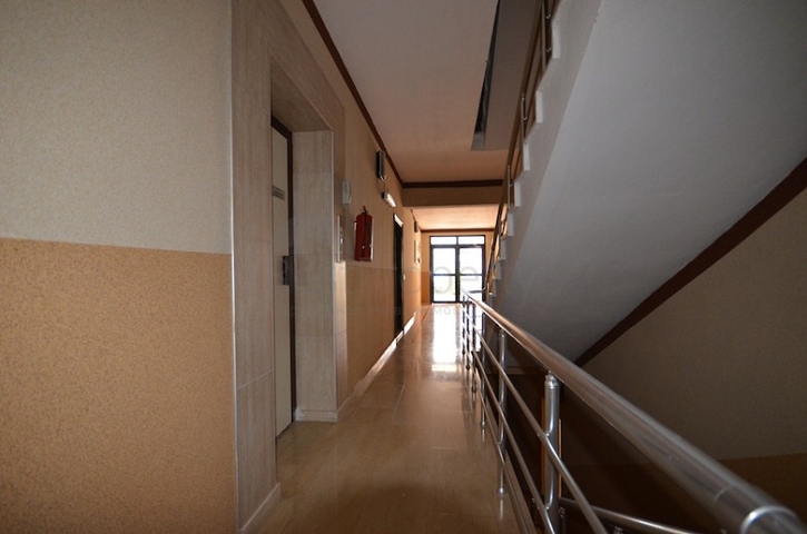 شقة بمساحة واسعة مؤثثة بالكامل في مركز منطقة أوبا – ألانيا