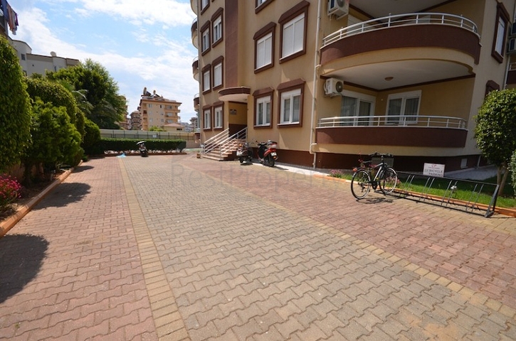 شقة بمساحة واسعة مؤثثة بالكامل في مركز منطقة أوبا – ألانيا