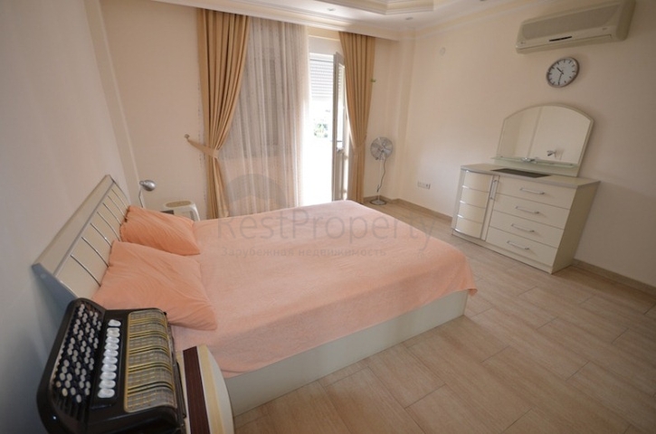 شقة بمساحة واسعة مؤثثة بالكامل في مركز منطقة أوبا – ألانيا