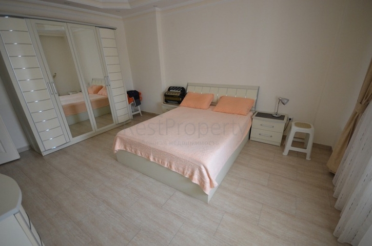 شقة بمساحة واسعة مؤثثة بالكامل في مركز منطقة أوبا – ألانيا