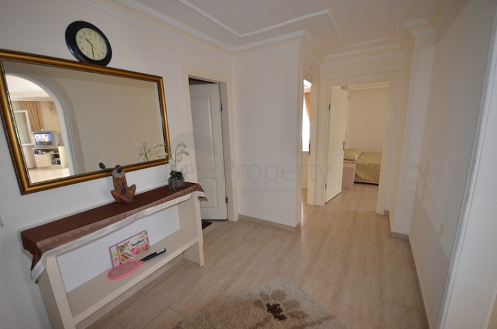 شقة بمساحة واسعة مؤثثة بالكامل في مركز منطقة أوبا – ألانيا