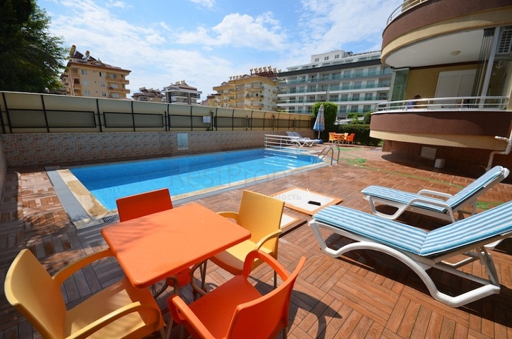 شقة بمساحة واسعة مؤثثة بالكامل في مركز منطقة أوبا – ألانيا