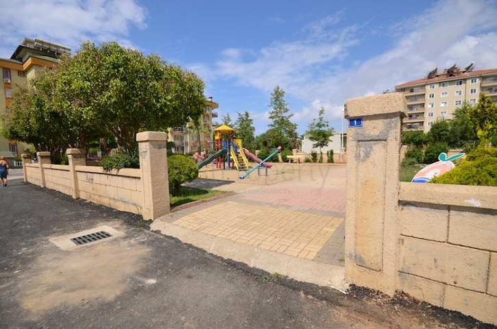 شقة بمساحة واسعة مؤثثة بالكامل في مركز منطقة أوبا – ألانيا