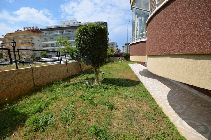 شقة بمساحة واسعة مؤثثة بالكامل في مركز منطقة أوبا – ألانيا