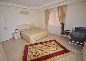 شقة بمساحة واسعة مؤثثة بالكامل في مركز منطقة أوبا – ألانيا