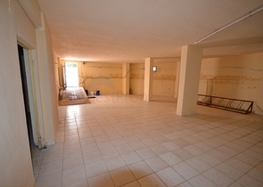 شقة بمساحة واسعة مؤثثة بالكامل في مركز منطقة أوبا – ألانيا