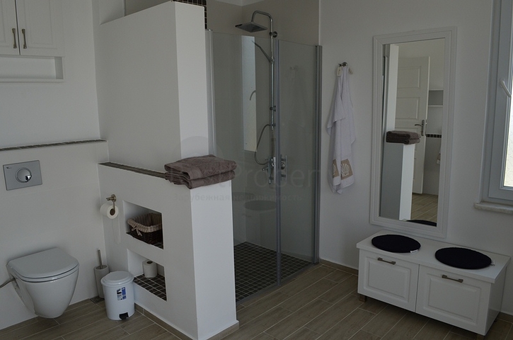 شقق عائلية ضمن مجمع سكني في افسلار / الانيا 