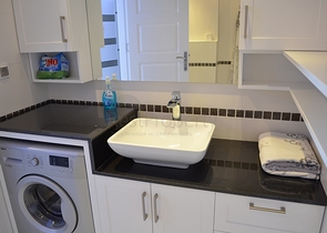 شقق عائلية ضمن مجمع سكني في افسلار / الانيا 