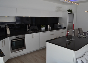 شقق عائلية ضمن مجمع سكني في افسلار / الانيا 