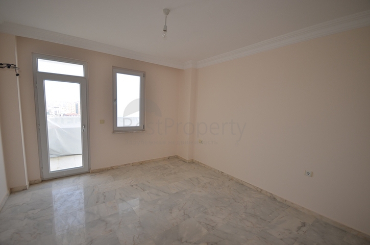 شقة واسعة بغرفتي نوم في محمود لار / الانيا