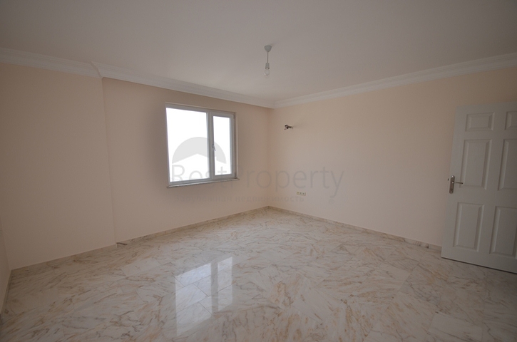 شقة واسعة بغرفتي نوم في محمود لار / الانيا