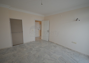 شقة واسعة بغرفتي نوم في محمود لار / الانيا