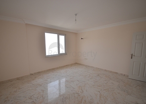 شقة واسعة بغرفتي نوم في محمود لار / الانيا