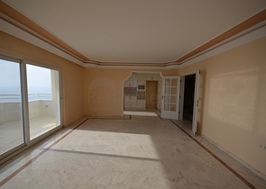 شقة واسعة بغرفتي نوم في محمود لار / الانيا