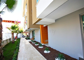 مشروع منتهي مع شقق 2 + 1 و 3 + 1 في لارا ، أنطاليا بالقرب من نهر دودين